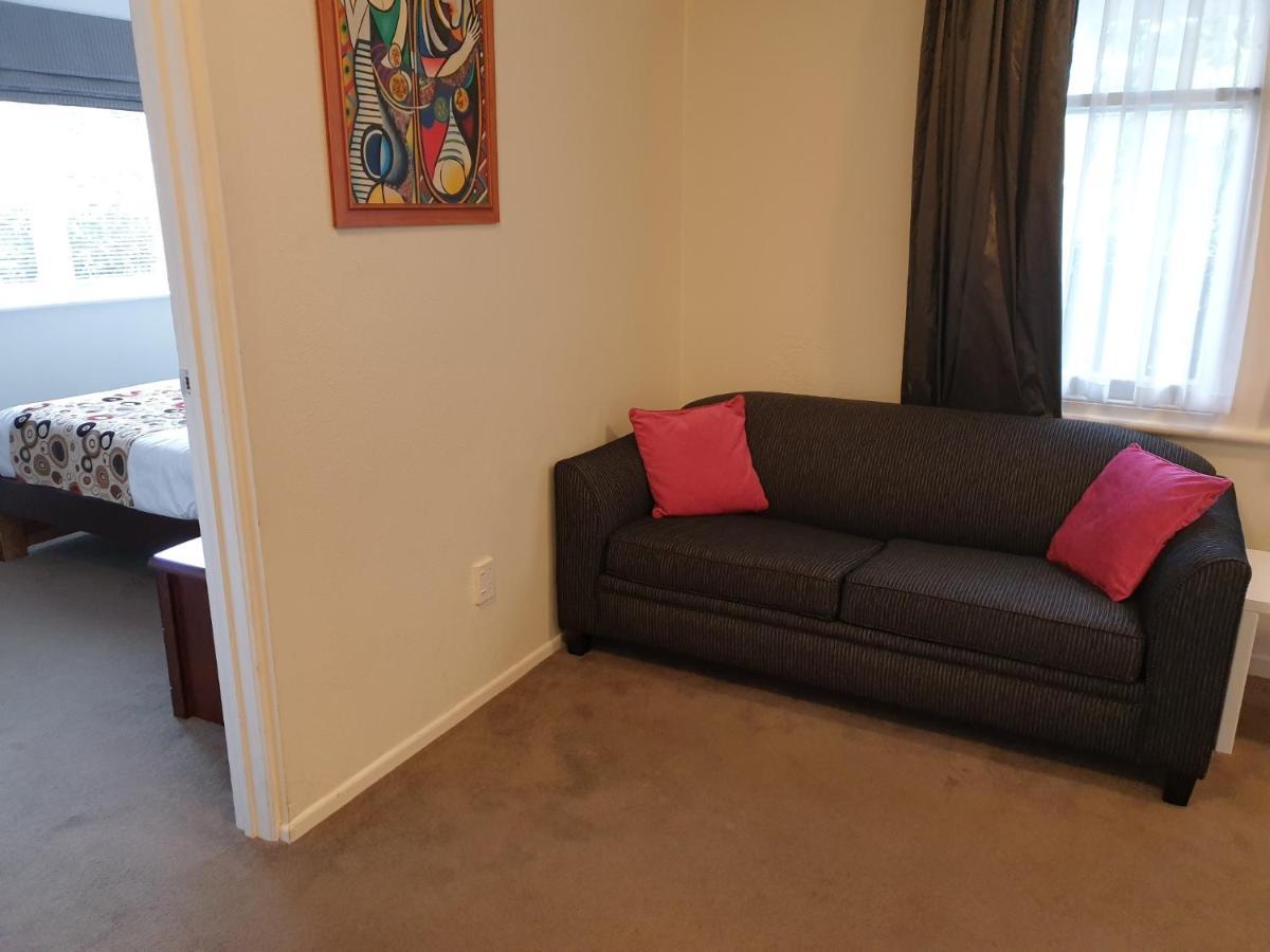 At Eden Park Motel Auckland Bagian luar foto