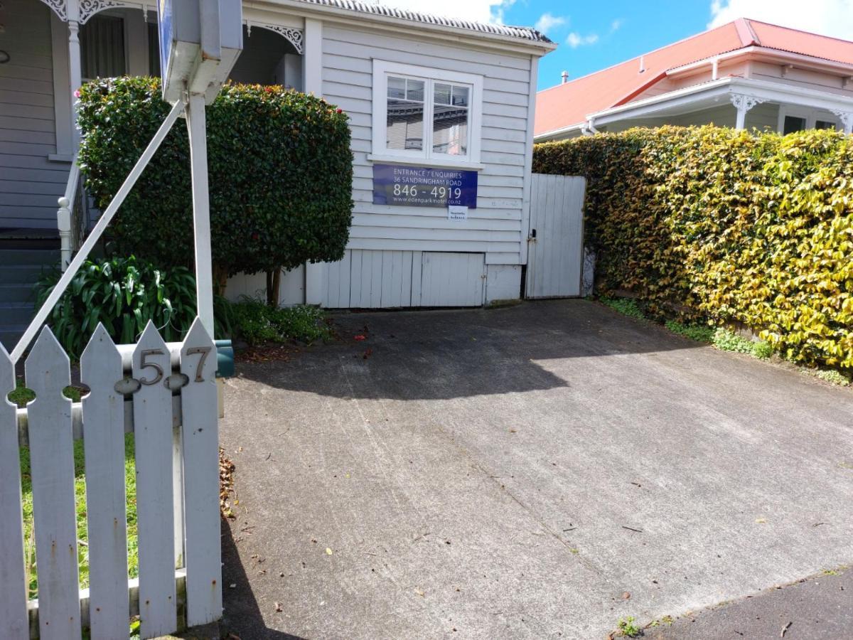 At Eden Park Motel Auckland Bagian luar foto
