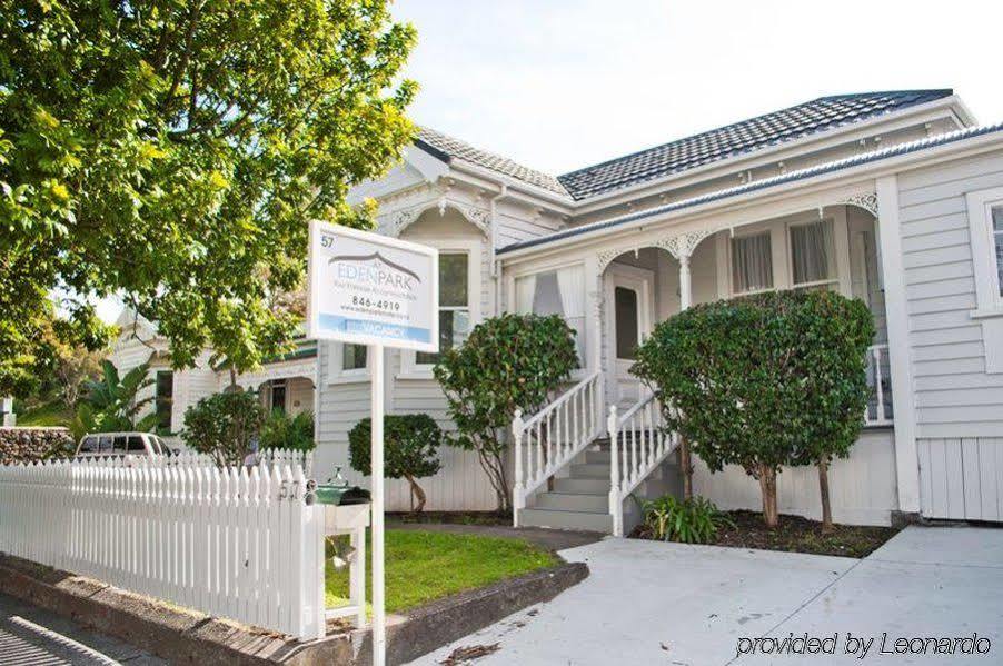 At Eden Park Motel Auckland Bagian luar foto